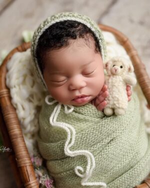 Zakiyah Everette Instagram - Happy two weeks to my mini , my love, my lil nugget, my sweet baby girl 😊💕 @harlemaaliyah 📸- @lisayvettephotography .
.
.
.
.
.
.
.
.
.
#newbornphotography 
#prettybaby #myfirstborn #happybaby #fashionbaby #cutebabies #blackbabies #curlybaby #naturalhair #babyfashion #babymodel #gerberbaby #babiesofig #baby #newborn #marchbaby #pisces #piscesbaby #babymilestones #prettygirl #babyfever