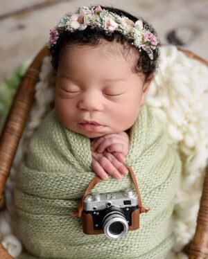 Zakiyah Everette Instagram - Happy two weeks to my mini , my love, my lil nugget, my sweet baby girl 😊💕 @harlemaaliyah 📸- @lisayvettephotography .
.
.
.
.
.
.
.
.
.
#newbornphotography 
#prettybaby #myfirstborn #happybaby #fashionbaby #cutebabies #blackbabies #curlybaby #naturalhair #babyfashion #babymodel #gerberbaby #babiesofig #baby #newborn #marchbaby #pisces #piscesbaby #babymilestones #prettygirl #babyfever