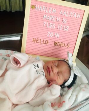 Zakiyah Everette Instagram - 🎀 I’m obsessed 😩💕 #likethisismybaby #Imadethiscutelilhuman 🥺 #thankyouGod #thankyouGrandma 🙏🏾
#shelikestakingpictures #whotaughther ? #grandmaisgoingtobehappy 😅 #aheadfullofhair #whowouldvethought #theheartburnwasreal #1dayoldbaby #welcomeearthside #baby 🌎💕 Going to attempt sleeping , I couldn’t stop looking at her for the past day. 
#harlemaaliyah