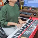 Zeel Joshi Instagram - Jay Shree Ram 🙏 . . . . #musiccredit #by :- @kamlesh_kadiya_ 💫 @zeel_joshii #zeeljoshi #singer #actress #musician #ramram #jayshreeram #trendingreels #explorepage #fy #singing