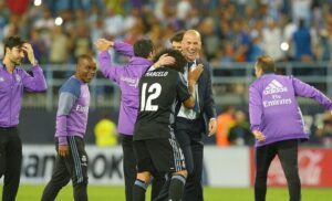 Zinédine Zidane Instagram - Ha sido un honor y placer compartir vestuario contigo. Grandísimo jugador, Marcelo! Magia ! Suerte con la próxima etapa.