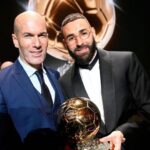 Zinedine Zidane Instagram - Je t’ai vu beaucoup travailler pour que ton jeu progresse et que tu deviennes ce que tu es. Tu as toujours cherché à t’améliorer. Aujourd’hui, ce trophée récompense ce travail et cette année exceptionnelle ! J’espère que tu continueras à nous régaler au Réal et pendant cette coupe du monde avec l’Equipe de France 🇫🇷
