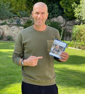 Zinédine Zidane Instagram - FIFA22 ⚽️👍
@easportsfifa #PoweredByFootball