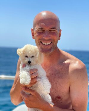 Zinédine Zidane Instagram - Holidays’21 ☀️.
