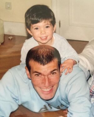 Zinédine Zidane Instagram - Joyeux Anniversaire mon Théo ❤️ 18 ans la Classeeeee