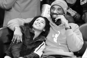 Zinédine Zidane Instagram - Kobe Bryant. Tu as été un exemple pour ma famille et moi, tout comme pour des millions de personnes à travers le monde. 
Les légendes sont éternelles. 
Toutes mes pensées les plus profondes pour la famille Bryant. 
RIP Gianna and Kobe.