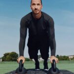 Zlatan Ibrahimović Instagram - Eyes on the prize. New gear from @hm_move