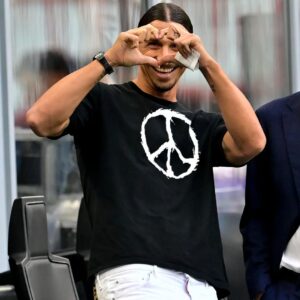 Zlatan Ibrahimović Instagram - Peace and Love and @acmilan