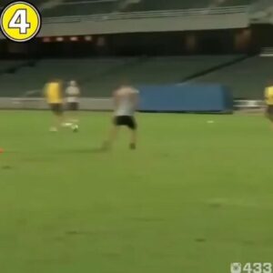 Zlatan Ibrahimović Instagram - A normal day at work