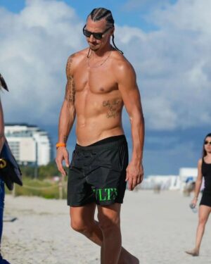 Zlatan Ibrahimović Instagram - Photoshop
