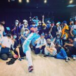 popping ed Instagram - Giving battle vol.7回顧🌟 不知不覺已經來到了第七屆，當初只是一個很簡單的想法。每個人來參與活動的人都是giver，是大家的力量集結我們才可以送冠軍出國比賽；雖然因為疫情目前冠軍沒有送機票。但這個初心一直都在～ 也真的很開心有御廷 @willywu_413 接下這個活動的主辦；還有 @boognation_tw 團隊的大家一起努力，這個活動才能一直延續到現在。 不知道是因為當爸了還是因為疫情比較難和大家聚在一起的關係，現在都特別珍惜這種喜愛同一個文化的人們聚在一起的時光；跨越一切只因為我們所熱愛的事物而相聚的感覺真的很爽。 一樣謝謝每個來活動的giver，今年活動賽制真的很有趣；雖然評審突然要比真的蠻累的🤣 但輸贏真的不是最重要的～能和大家一起同樂才是一切的初心。 最後賽制剛好抽籤到水內，也沒想到一路打到了最後；但一起在台上玩不顧一切的感覺很爽。 最近活動開始慢慢復甦了，覺得很讚！感謝來參加的所有的Guest們～希望明年可以趕快恢復以前辦Being On Our Groove的時光～～ 最後附上全場最辣的辣台妹以及大家一起的時刻留作紀念。 以上，謝謝收看～～～Love🫶🏼💙✨✨✨ . . . Thx @brandt.inc @bendavisjp #Boognation #GivingBattleVol7 #PoppingED #Bendavis #dance #liferecords #thx