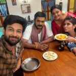 sathya sai krishnan Instagram - pandian kudumbam❤️🤞🏻 #happy #pic #picoftheday #enjoy #life #pandianstores #ps2 #vijaytv