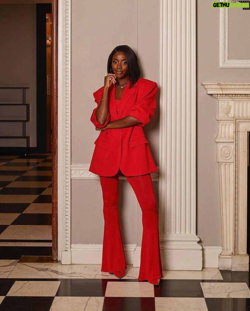 AJ Odudu Instagram - Proud to have partnered with @lorealgroupe to encourage more women to work in STEM. ✨👩🏿‍🔬🔬 With an engineer as my big sister, I know first hand how important it is to drive more gender balance in STEM and so I loved hearing from inspiring women who are uplifting others to work in science, tech, engineering and maths. 🔬AD