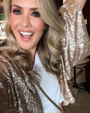 Abby Coleman Instagram - Fridayz Live ready! 
Thanks my love @hairbeautyguru
