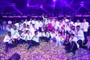 Abhishek Bachchan Instagram - So proud of this team. They’ve quietly worked towards this cup. Despite criticism they kept believing and working. Everybody wrote them off…. But they had confidence in themselves. That’s the way to do it!!! 💪🏽 it’s taken us 9 years to win this cup again. And I’m so happy with this team. Teamwork, hard work and silent determination…. The @jaipur_pinkpanthers way! 

#RoarForPanthers #TopCats #ProKabaddi #ProKabaddiLeague