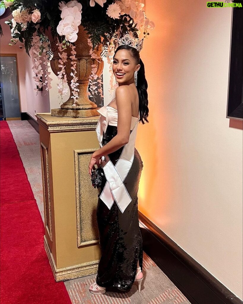 Aché Abrahams Instagram - It’s not how much we give, But how much love we put into giving. Mother Teresa. Our reigning Miss World Trinidad and Tobago Ache Abrahams supporting yesterday’s charity Gala Casablanca hosted by The Project You Foundation in collaboration with @bmacfarlaneproduction. A huge thank you to @sachacosmeticsofficial for hosting us 🙏❤️ Photo @raj.vphotography MWTT @acheabrahams #missworldtrinidadandtobago #missworld #beautywithapurpose #roadtomissworld #charity #charitygaladinner Hilton Trinidad and Conference Centre