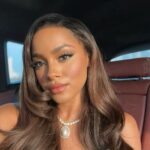 Aché Abrahams Instagram - Car selfies 🦋 can you guess what song I was listening to?🙈 Hope you all have a great day🫶🏽