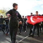 Acun Ilıcalı Instagram - O güzel şehre indiğim anda çok büyük bir enerji hissettim. Şimdi de sokaklarda, Twitter'da, Türk bayraklarını gördüğümde, gerçek bir aile gibi çok güçlü bağları olan birkaç kulüpten biri olacağımızdan eminim. Umarım hayallerimiz çok yakında gerçekleşir. The moment I landed, I felt the great energy of that beautiful city. After I see the Turkish flags on the streets, on Twitter, I am sure that we will become one of the few clubs with very strong ties like a family. I hope that our dreams will come true very soon. @hullcity #theTigers #hcafc #HullCity