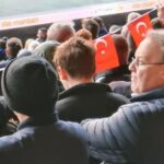 Acun Ilıcalı Instagram - O güzel şehre indiğim anda çok büyük bir enerji hissettim. Şimdi de sokaklarda, Twitter'da, Türk bayraklarını gördüğümde, gerçek bir aile gibi çok güçlü bağları olan birkaç kulüpten biri olacağımızdan eminim. Umarım hayallerimiz çok yakında gerçekleşir. The moment I landed, I felt the great energy of that beautiful city. After I see the Turkish flags on the streets, on Twitter, I am sure that we will become one of the few clubs with very strong ties like a family. I hope that our dreams will come true very soon. @hullcity #theTigers #hcafc #HullCity