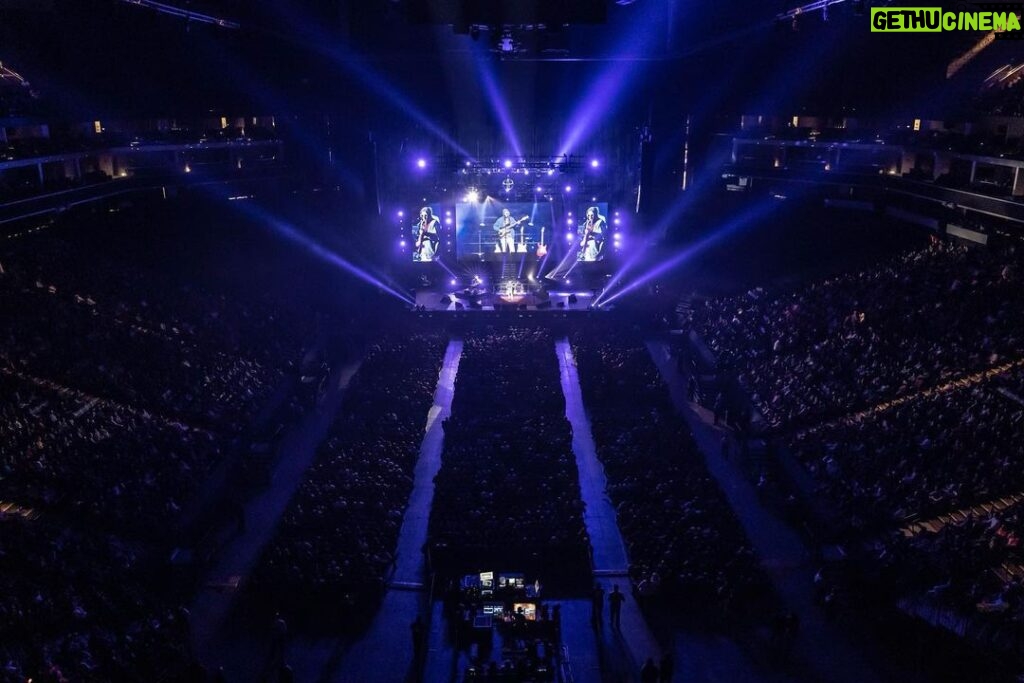 Adam Sandler Instagram - Goodness, Sacramento. You were loud. You were fun. And I’m happy to call you my family now. Love you. @golden1center