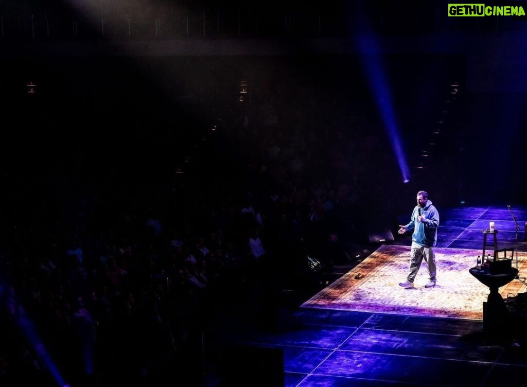 Adam Sandler Instagram - Verona, glad we finally got our show together. I had a phenomenal time and I consider you all my best friends now @turningstone