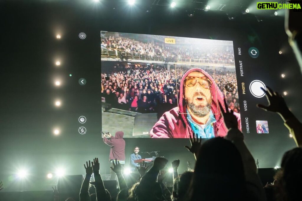 Adam Sandler Instagram - That was a great New England Sunday. Love you guys, let’s do it again tonight @mgmmusichall