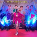 Aditi Dravid Instagram - Barbie pan bhari deva 💝 . . #aditidravid #baipanbhaarideva #successparty #mangalagaur #song #lyricist #workworkworkworkwork #lovemyjob #livingmydreams #livingmybestlife #aditivinayakdravid 🧿