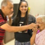 Aditi Dravid Instagram - हैप्पी बड्डे आजी बाई 🧿♥️ . . #aditidravid #aajibai #aditichiaaji #bdaygirl #youngest #kid #myweirdo #happybirthday #livelong #happyandhealthylife