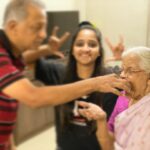 Aditi Dravid Instagram - हैप्पी बड्डे आजी बाई 🧿♥️ . . #aditidravid #aajibai #aditichiaaji #bdaygirl #youngest #kid #myweirdo #happybirthday #livelong #happyandhealthylife