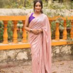 Aditi Dravid Instagram - 🩷🩷🩷 . . Makeup by Rushi dada🌸 Saree @patelsarees_pvtltd Styled and managed by @tejasvi_khot Hair/drape @makeupartist_chaitali Beautiful blouse by @diaries_of_ananda Shot by @rohit_kadam_photography For म.टा सन्मान २०२३ 🏆 . . #aditidravid #matasanman #mumbaitimes #eventlife #actor #actorslife #lovemywork