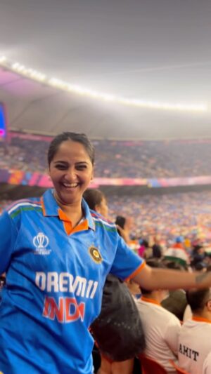Aditi Dravid Instagram - What a day what a day 🇮🇳🇮🇳🇮🇳🇮🇳🇮🇳 India/Pakistan World Cup 2023 live!!!!! INDIAAAAAAA INDIA 🧿 
.
.
#aditidravid #narendramodistadium #ahemdabad #worldcup #2023 #indpak #indiawins #goldenday
