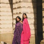 Aditi Dravid Instagram - Valentines’ Collection by @pratipadaclothingofficial 💌 सुंदर साड्या Max Pro. Book yours Now and Twin with your Best Friend like we did 👭🧿 • • Shot by @ganesh_theshutterkey With my twin @shivani_damle • • #aditidravid #newseries #valentinesweek #hearts #twinningandwinning #sareelove #vintage #forever