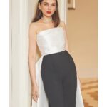 Aditi Rao Hydari Instagram - #StandUp @lorealparis @lorealindia Outfit- @solacelondon Earings and cuffs- @ayanasilverjewellry Choker- @karishma.joolry Rings- @ayanasilverjewellery Footwear- @louboutinworld Styled by - @sanamratansi Hmu-@eltonjfernandez 📸 @trishasarang 😎 @arhconnect Style Team- @saumya_santosh @ankitha_chauhan @anolishahudani Gateway of India ,Mumbai