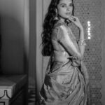 Aditi Rao Hydari Instagram - Molten gold ✨