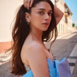 Aditi Rao Hydari Instagram - Nice to meet you again Cannes 💙 #walkyourworth #cannes2023 @lorealparis @festivaldecannes Outfit- @oscardelarenta Earrings - @tuula.jewellery Shoes- @katmaconie Style - @sanamratansi Assisted by - @rhiakapoor @abhimanyudessai @ankitha_chauhan HMU - @miteshrajani Photographs - @vaishnavpraveen @thehouseofpixels