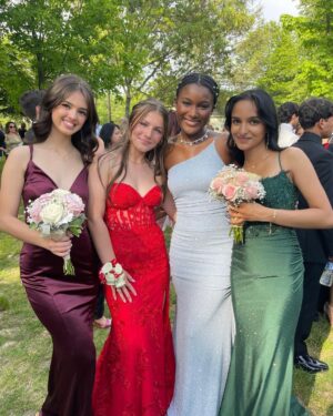 Adriana Camposano Instagram - jprom⭐️💐🎠💝🪩