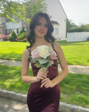 Adriana Camposano Instagram - jprom⭐️💐🎠💝🪩