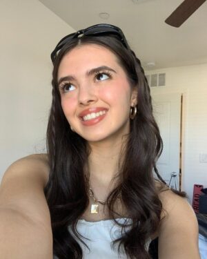 Adriana Camposano Instagram - 🆒