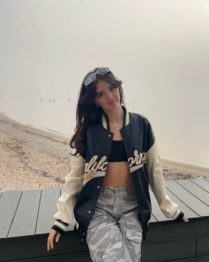 Adriana Camposano Instagram - 🤟🌟🌟🌟🌟

adriana25 for 25% off yuhyuhyuh