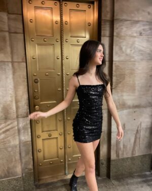 Adriana Camposano Instagram - @sherrihill