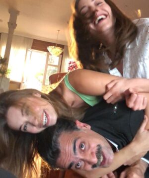 Afra Saraçoğlu Instagram - With huge love to all the YÇ fans around the world ❤️
