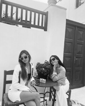 Afra Saraçoğlu Instagram - see u next time greece 😍