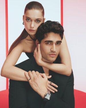 Afra Saraçoğlu Instagram - #bestofhello @hellodergisi
@cartier 🤍

Röportaj: @meldanar13
Fotoğraf: @korayparlak
Moda Direktörü: @asilasli
Saç: @mustafa_akguul @tagbeautyofficial Makyaj: @alirizaozdemir
Fotoğraf asistanı: @_okanaltin
Styling asistanı: @damlareisoglu @cidgemaydin
Saç asistanı: Mehmet İyi @tagbeautyofficial
Makyaj asistanı: @yiğitizgii
Afra Saraçoğlu iletişim: @ph7entertainment @burcubulutcan