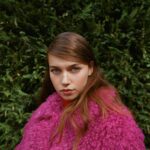 Afra Saraçoğlu Instagram - @vogueturkiye Genel Yayın Yönetmeni: @debora_zakuto Fotograf: @mertterliksiz Moda Editörü: @tugcebahcivangil Proje Yönetmeni: @melissakcan Saç: @feritbelli_official Makyaj: @batuhansaraa Video Asistanı: @osmanlatf Moda Asistanı: @zeynepkarasar Proje Asistanı: @bihterneymen