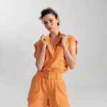Afra Saraçoğlu Instagram - Afra Saraçoğlu x Koton #eleledergisi @eleledergisi 🧡 Genel Yayın Yönetmeni: @gozdekaynak_ Röportaj: @simayengur Fotoğraf: @ermanistahli Styling: @kubrakonca Saç: @akinunalofficial Makyaj: @alirizaozdemir Styling Asistanı: @karablutmelike Makyaj Asistanı: @batuhansaraa Set Asistanı: @bihterneymen