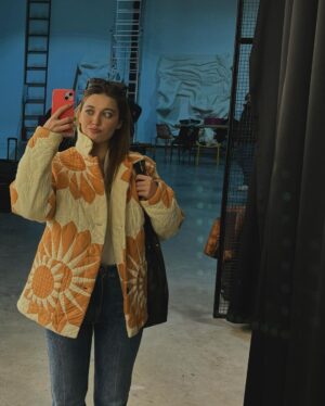 Afra Saraçoğlu Instagram - It’s me, hi, I’m the problem its me 
Binbir Afito #2