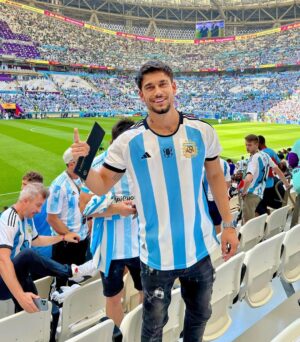 Agustín Bernasconi Instagram - Ahora más que nunca!!! Yo te amo en las buenas y en las no tan buenas un poco más !! VAMOS SELECCIÓN 🇦🇷🙏🏽❤️