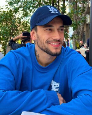 Agustín Bernasconi Instagram - Q tal ese domingo? Los quiero💙