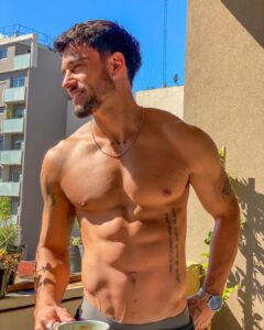 Agustín Bernasconi Instagram - La tarde no estaba para café pero bueno