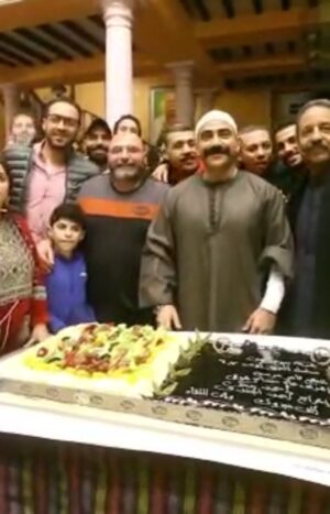 Ahmed Mekky Instagram - تم بحمد الله تصوير الجزء السادس من ( الكبير قوي ) وأشكر من كل قلبي كل من ساهم في العمل لأن الجميع اعطوا من القلب بحب ... وأتمنى ان العمل يسعدكم و يكون عند حسن ظنكم ... الحمد لله حمداً كثيراً طيباً مباركاً فيه 🙏🙏🙏